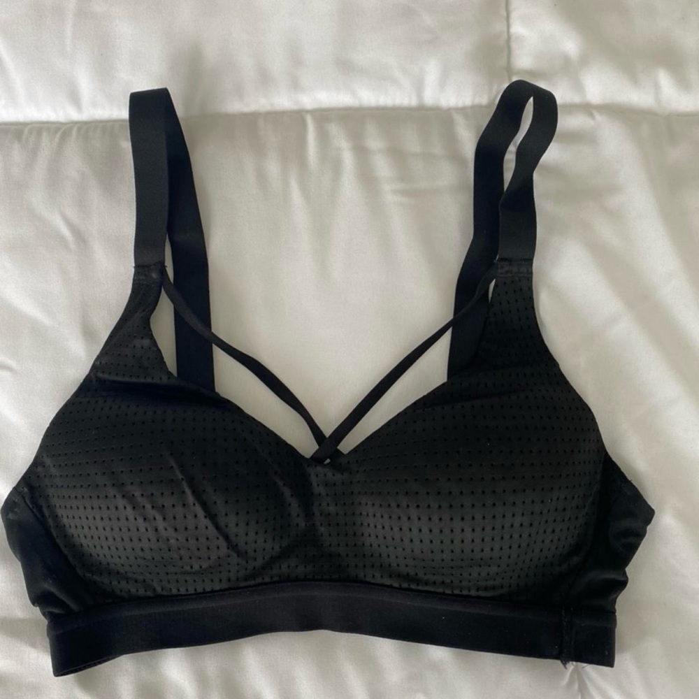 Lightweight “Structured” Sports Bra Size Small/32B